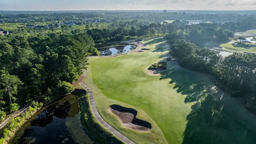 Barefoot - Love golf course