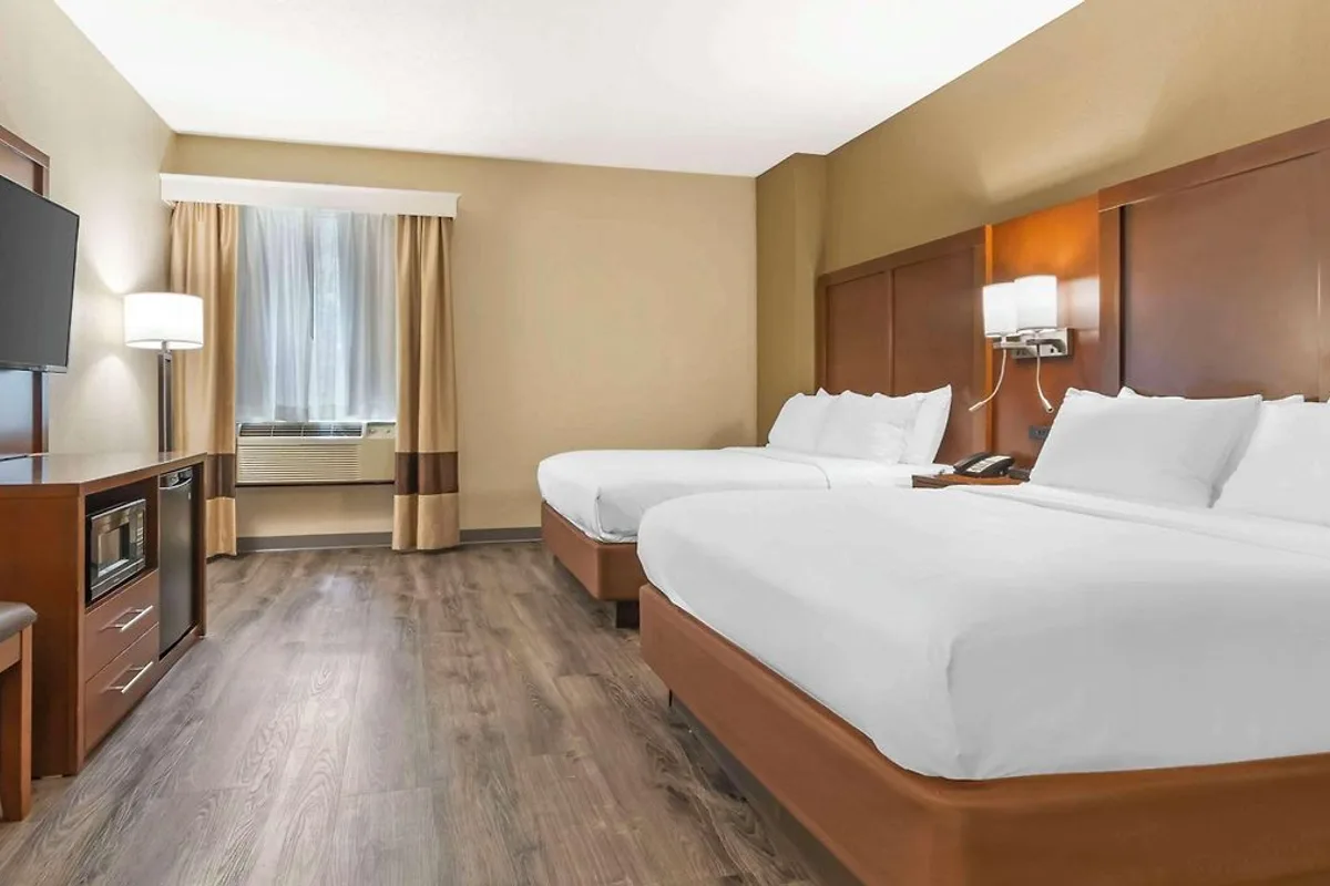 Comfort Suites at the University